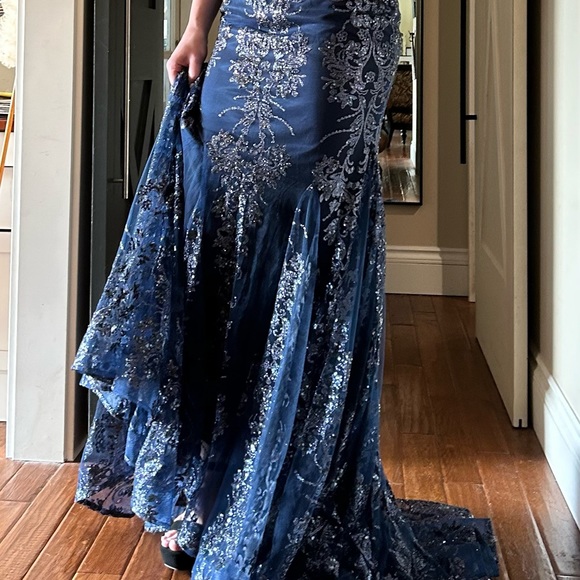 Prom/Grad Dress Navy blue - Picture 2 of 4